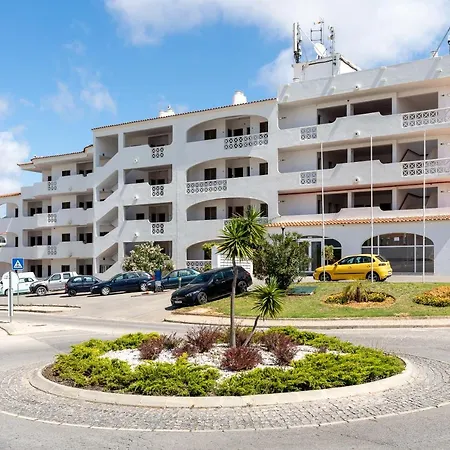 109 Reasons To Visit Lägenhet Albufeira