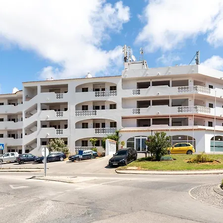 109 Reasons To Visit Apartment *